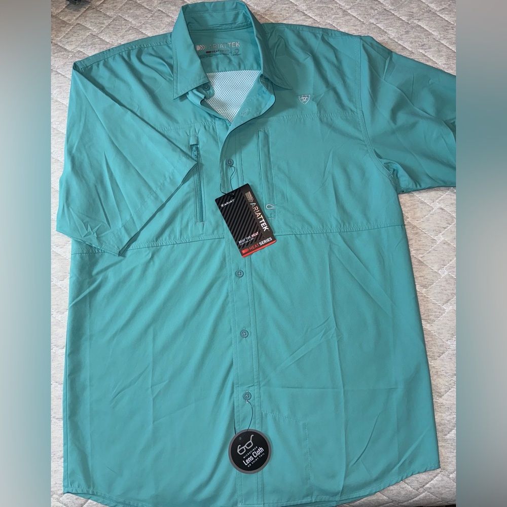 Men’s Ariat button up shirt